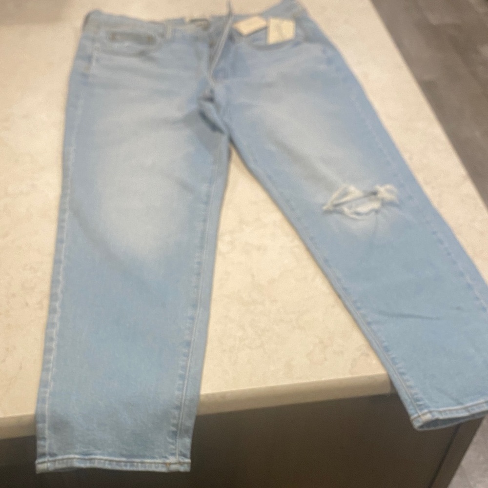 Universal Thread Women's Light Blue Mid Rise 80’s Slim Jeans
